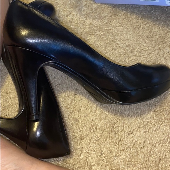 Marc Fisher platform Pumps - Picture 4 of 4